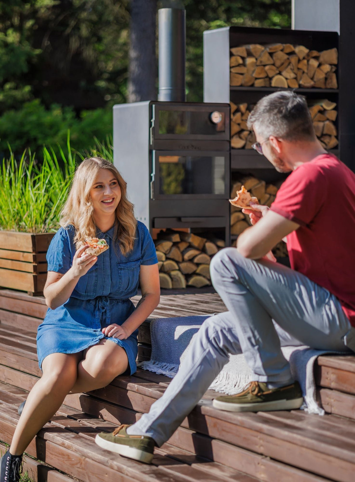 Stufa da giardino TOSCANA con forno per pizza, barbecue e affumicatore – in vero acciaio grezzo