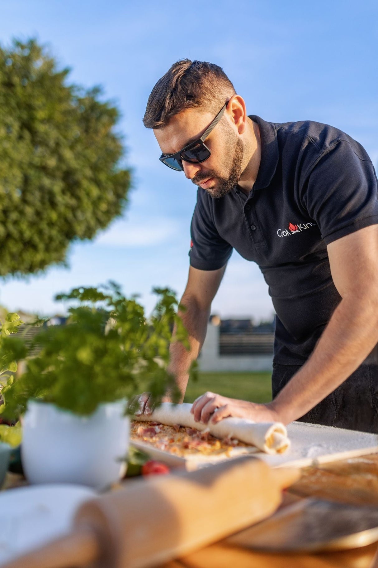 Stufa da giardino TOSCANA con forno per pizza, barbecue e affumicatore – in vero acciaio grezzo